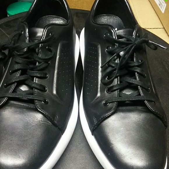 Casual shoes